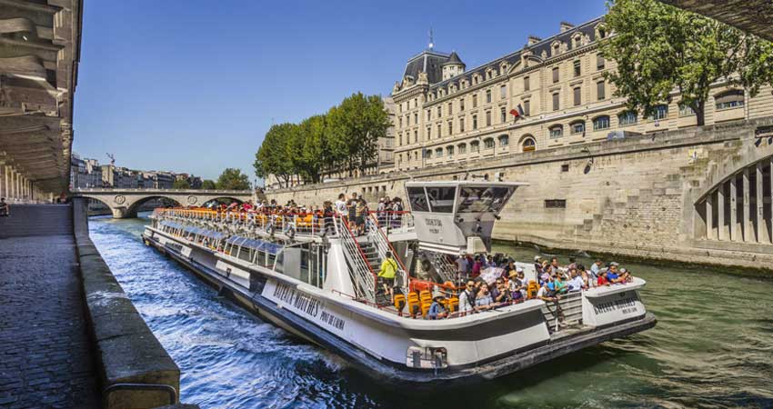 Seine River Cruise in Paris–1Hrs