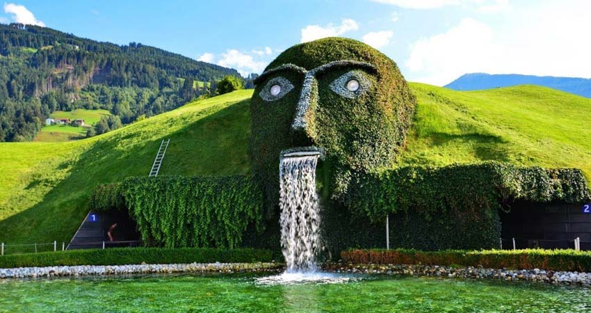 Wattens: Swarovski Museum.