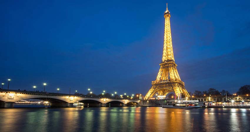 Evening Tour of Paris Eiffel tower